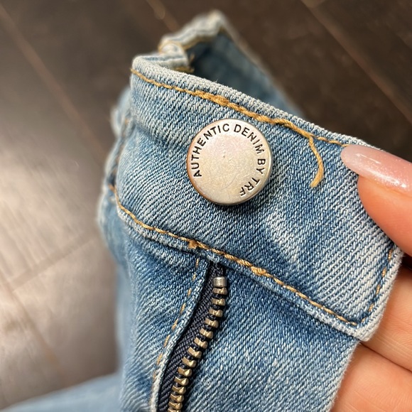 Zara High Waisted Light Wash Skinny Jeans - Picture 3 of 6